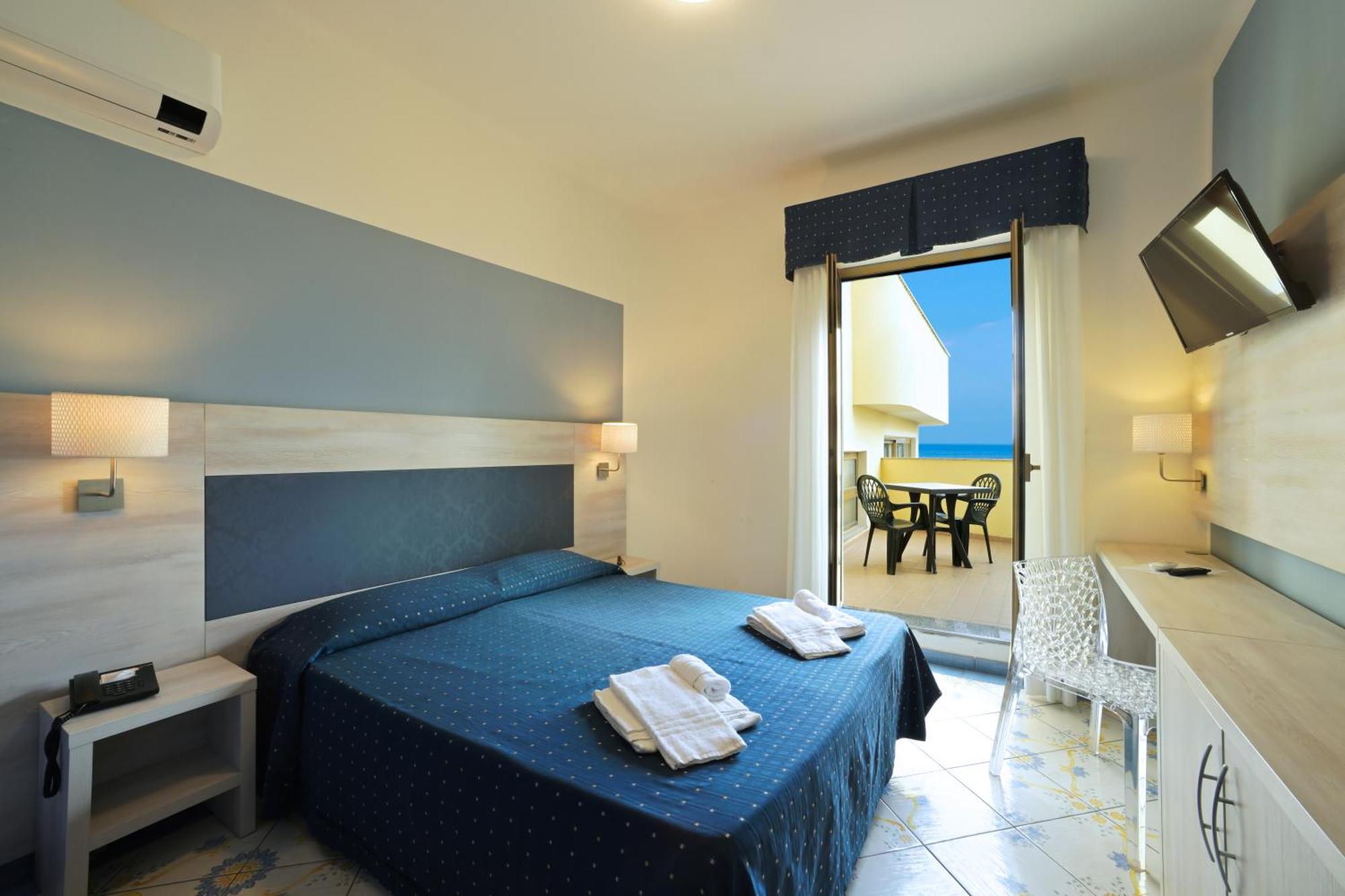 Hotel Delfino Laigueglia Kültér fotó