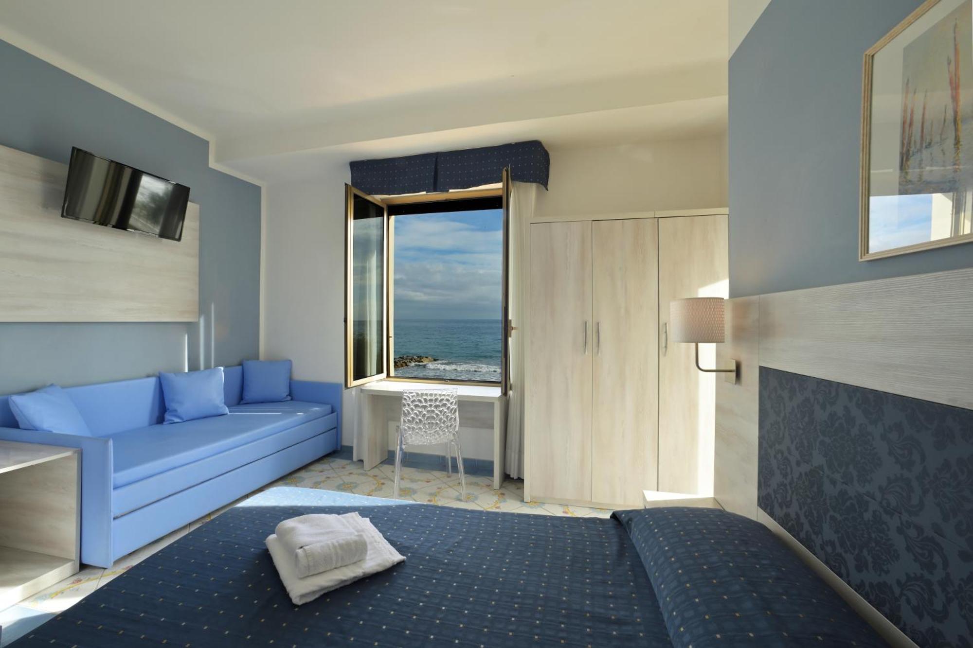 Hotel Delfino Laigueglia Kültér fotó