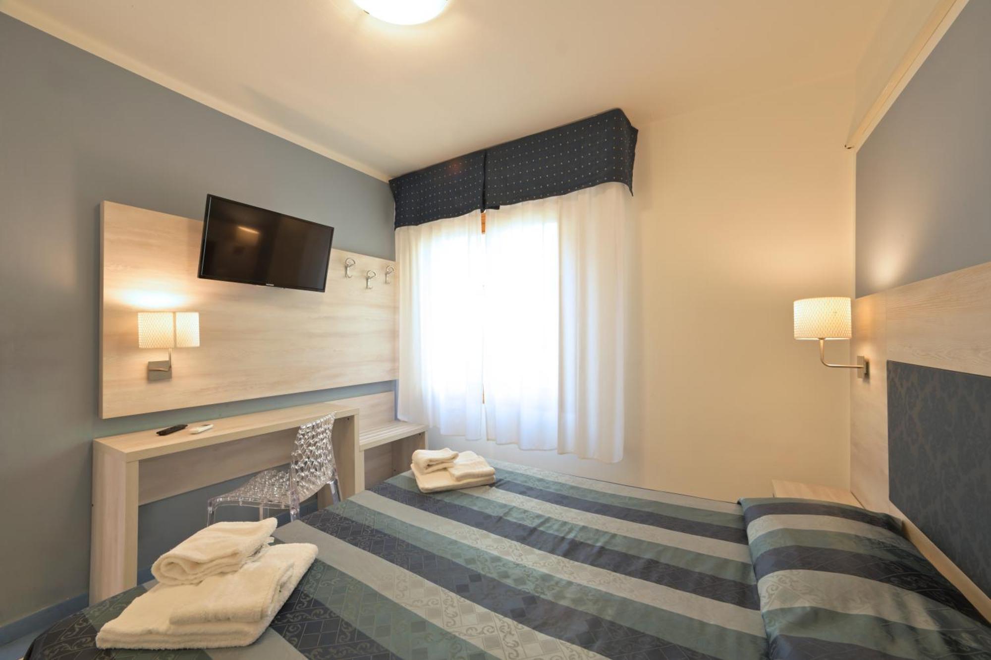 Hotel Delfino Laigueglia Kültér fotó