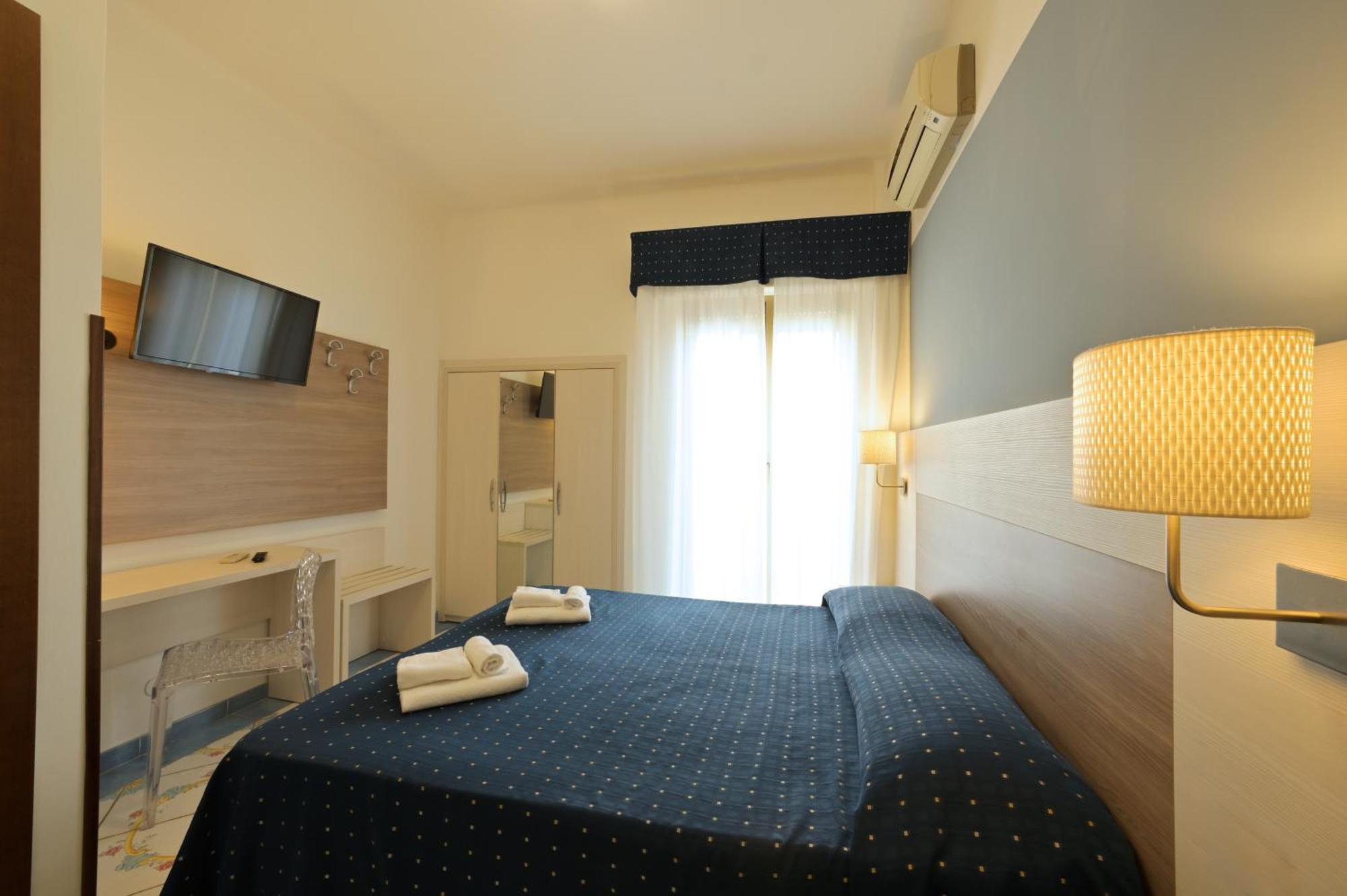 Hotel Delfino Laigueglia Kültér fotó