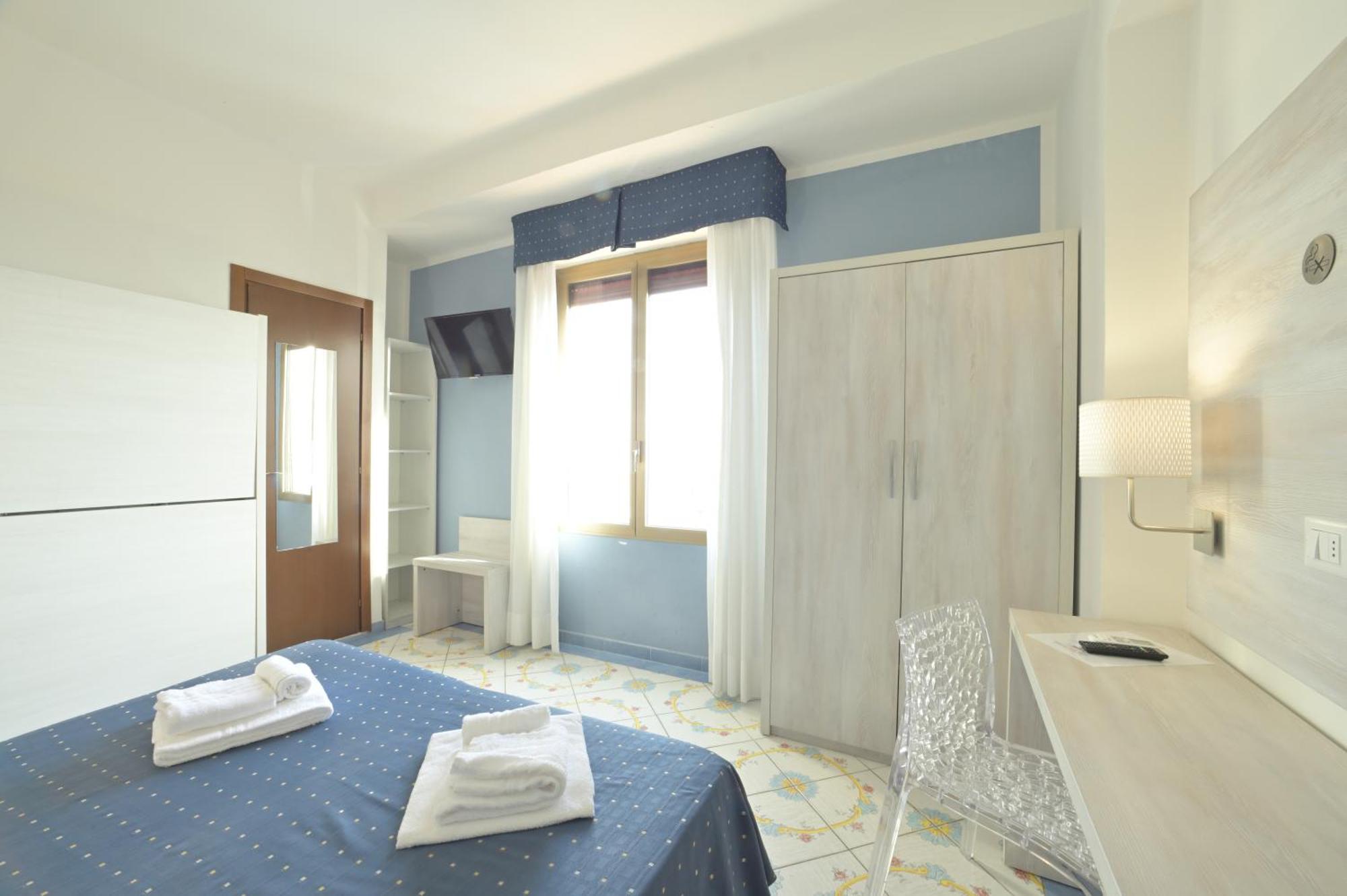 Hotel Delfino Laigueglia Kültér fotó