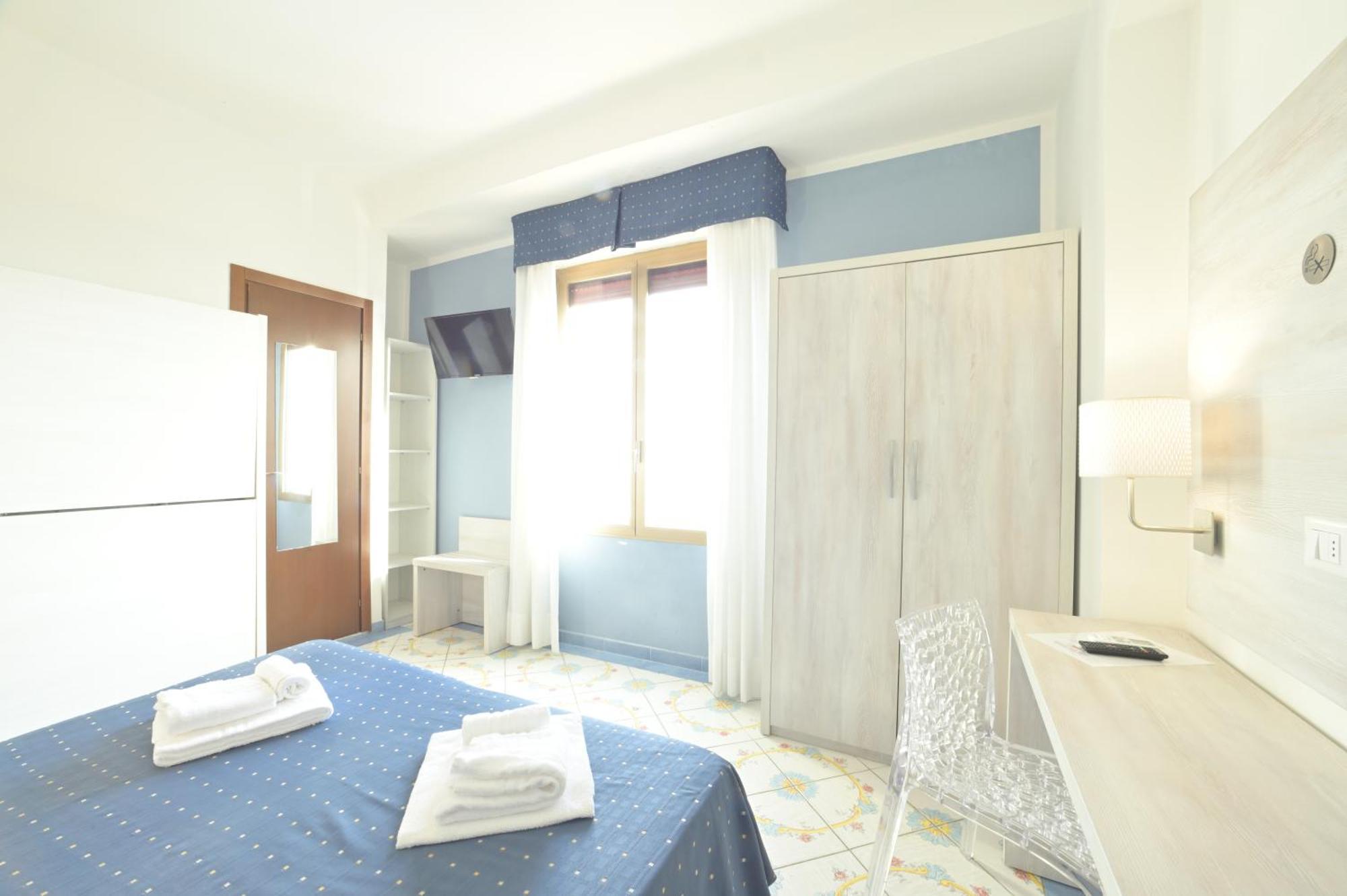 Hotel Delfino Laigueglia Kültér fotó