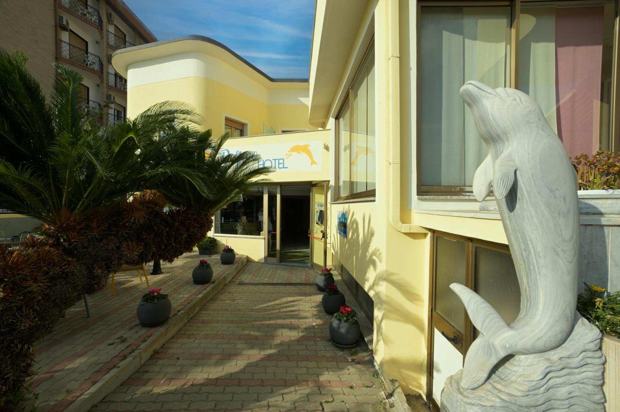 Hotel Delfino Laigueglia Kültér fotó
