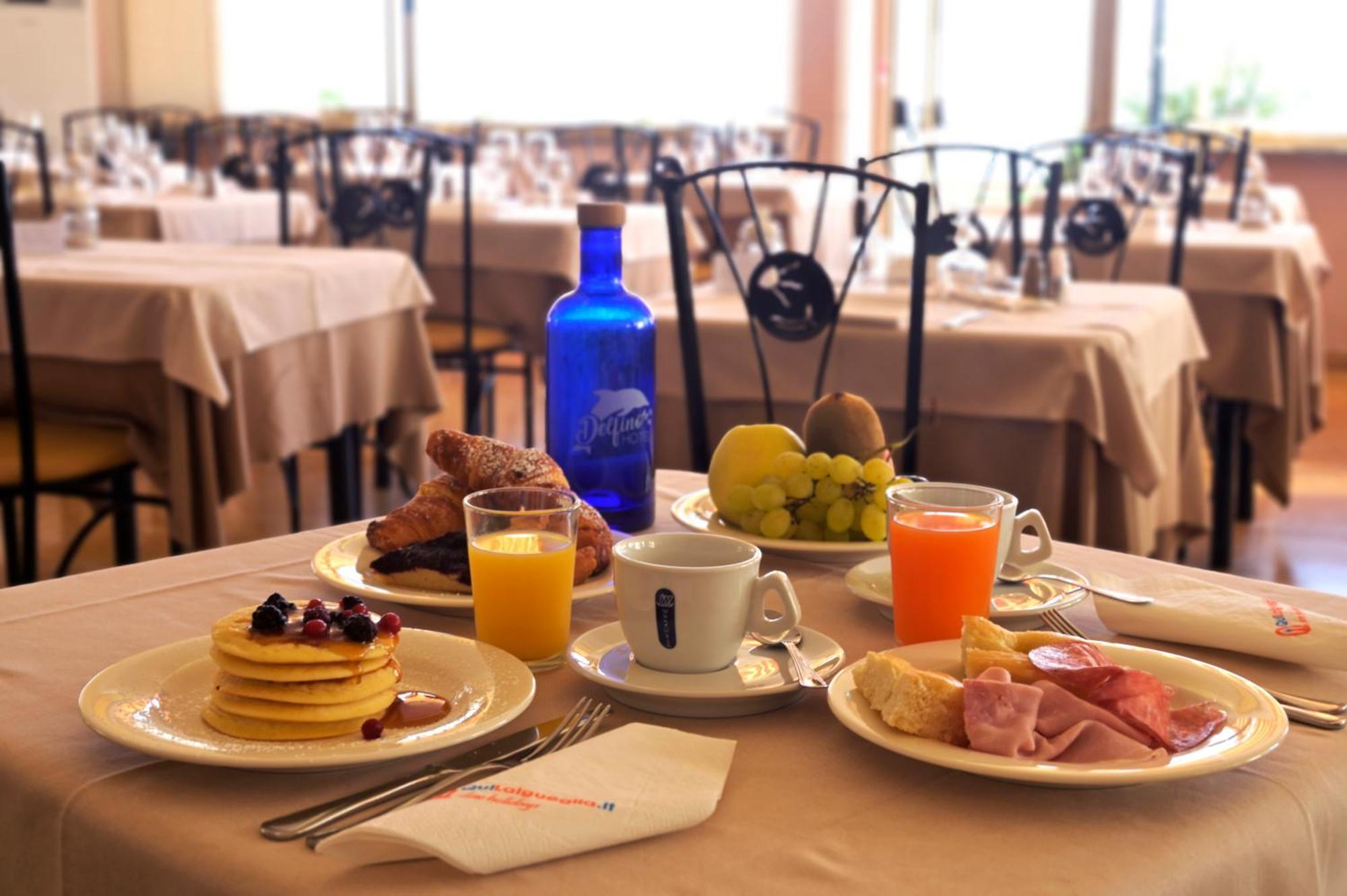 Hotel Delfino Laigueglia Kültér fotó