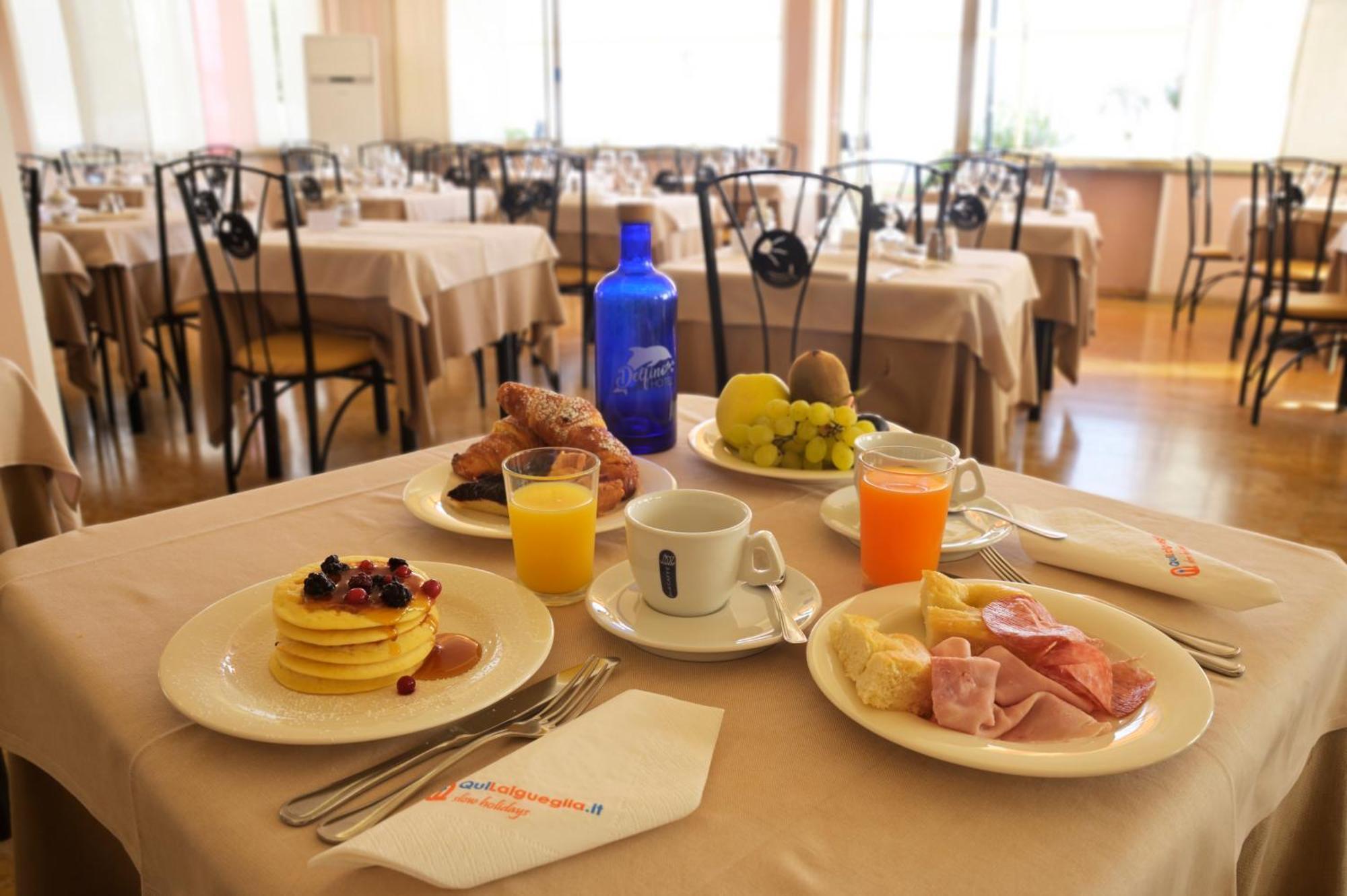 Hotel Delfino Laigueglia Kültér fotó