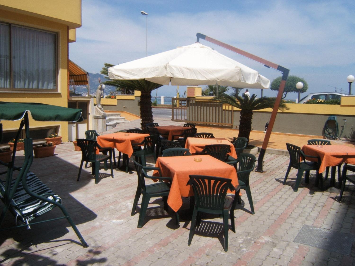 Hotel Delfino Laigueglia Kültér fotó