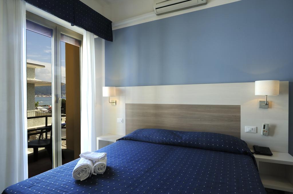 Hotel Delfino Laigueglia Kültér fotó