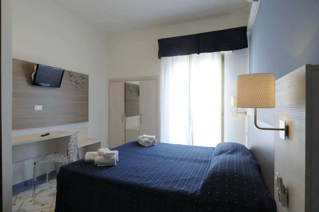 Hotel Delfino Laigueglia Kültér fotó