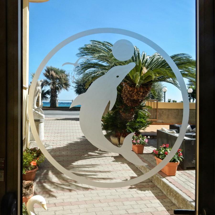 Hotel Delfino Laigueglia Kültér fotó